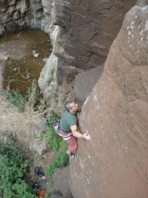 Vicente climbing